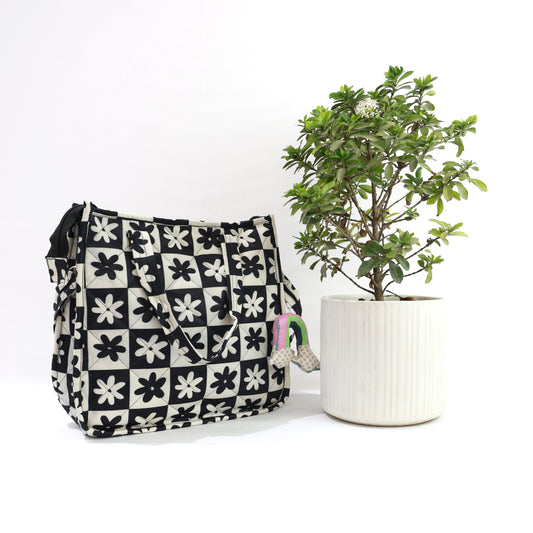 Retro Deisy Tote bag