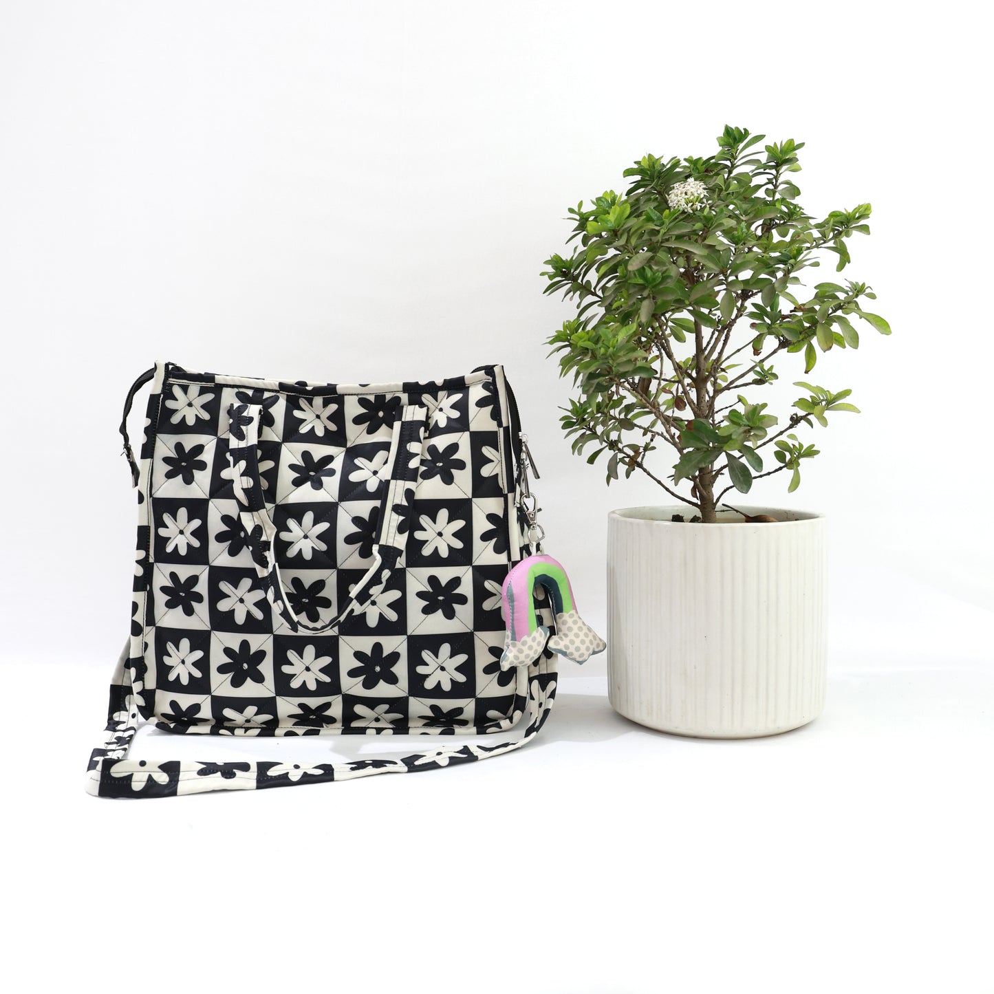 Retro Deisy Tote bag