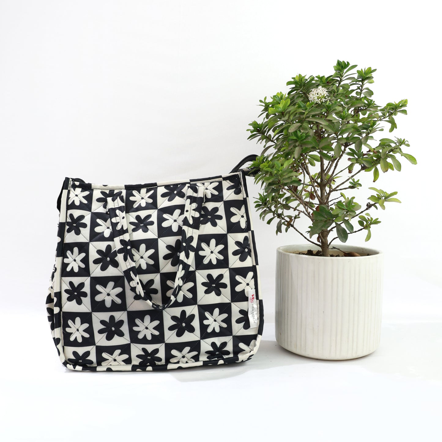 Retro Deisy Tote bag