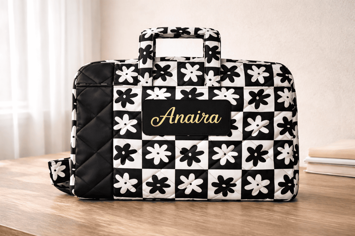 A Premium Personalized Retro Daisy Laptop Sleeve Bag