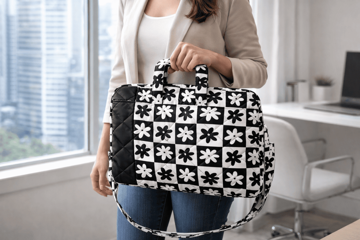A Premium Personalized Retro Daisy Laptop Sleeve Bag